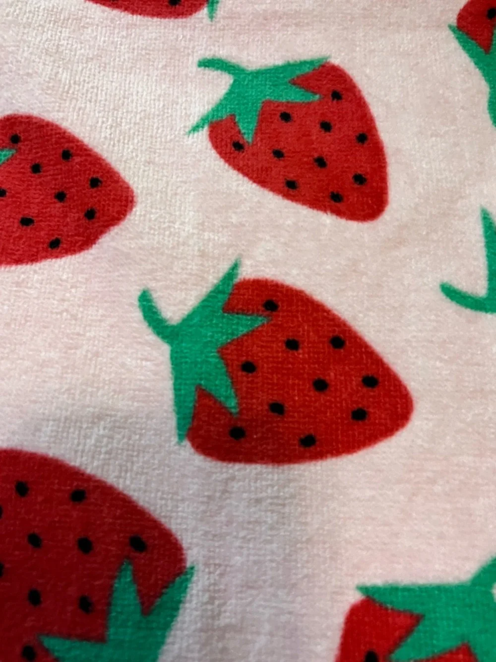 🆕 Kate Spade Oversized Strawberry Beach Towel